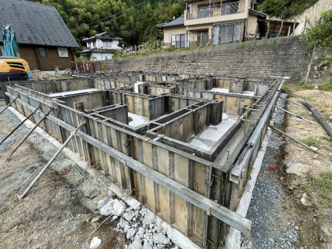 基礎の型枠の施工